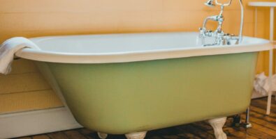 A clawfoot club - one of the best freestanding bathtubs