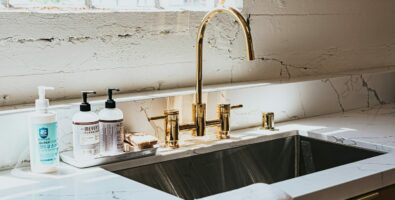 The-Ultimate-Guide-to-Kitchen-Sinks-Everything-You-Need-to-Know-1-scaled-1-395x200