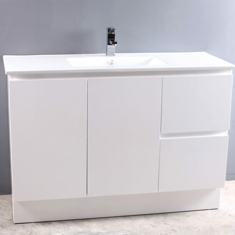 ROXIO 1200 Gloss White Free Standing Vanity